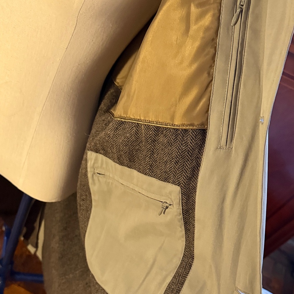 Docayro Men's Tan Coat with Dark Brown Collar - Picture 9 of 16